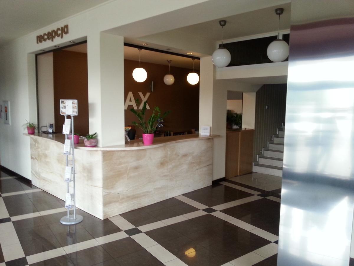 Max Na Terenie Stacji Mol Hotel Прадземин Екстериор снимка